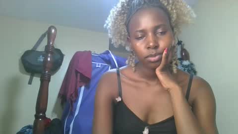 Snapshot of melaninblue chatting on 05/28/26, 02:58 melaninblue online show from 05/28/26, 02:58