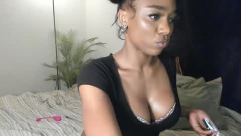 melaninmelanix online show from 03/02/25, 09:21
