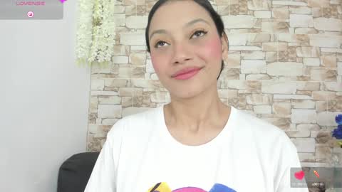 Snapshot of melannie_roses chatting on 01/22/25, 08:49 melannie roses online show from 01/22/25, 08:49