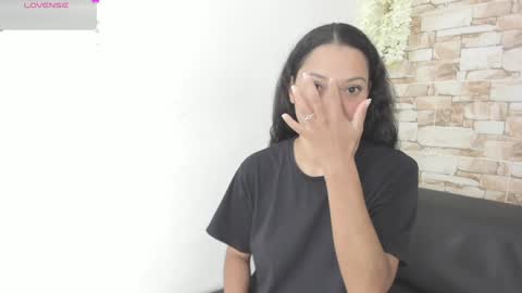 Snapshot of melannie_roses chatting on 01/30/25, 11:01 melannie roses online show from 01/30/25, 11:01