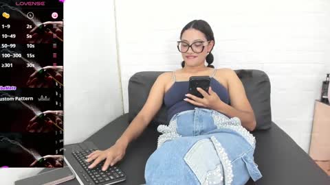 Snapshot of melannie_roses chatting on 09/11/25, 11:05 melannie roses online show from 09/11/25, 11:05