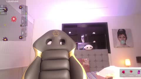 Snapshot of melanny_petite chatting on 05/10/26, 12:10 melanny_petite online show from 05/10/26, 12:10
