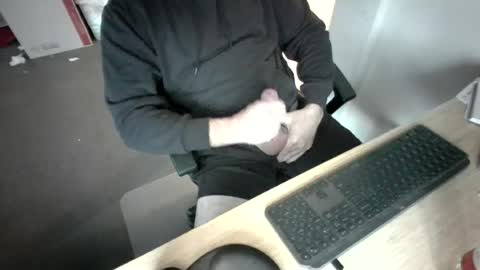 Snapshot of melbguy_075 chatting on 06/18/26, 11:20 melbguy_075 online show from 06/18/26, 11:20