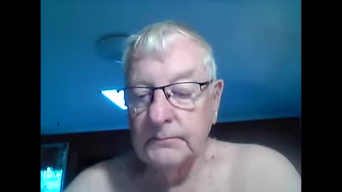 melbourne000 online show from 05/05/26, 04:53