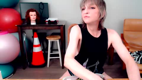 Snow Hobot online show from 11/07/25, 02:33