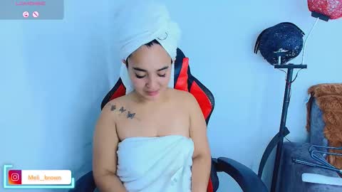    Independent model online show from 11/13/25, 04:55