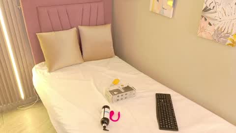 Snapshot of meli_peach chatting on 04/23/26, 07:27 meli_peach online show from 04/23/26, 07:27