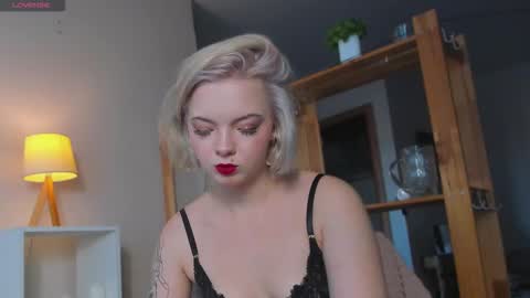 My name is Melina online show from 10/02/25, 03:24