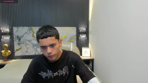 Snapshot of meliodas18_ chatting on 10/19/25, 03:18 Meliodas online show from 10/19/25, 03:18