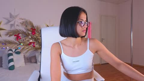 Victoria online show from 01/07/25, 01:03