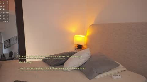 Snapshot of melisalopezz chatting on 05/21/26, 12:45 On vacation until Monday online show from 05/21/26, 12:45