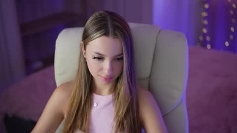 Snapshot of melisarosss chatting on 09/21/25, 06:37 Melisa Ross online show from 09/21/25, 06:37