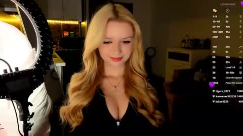 Snapshot of meliss_ss chatting on 07/09/26, 05:28 Mel or Lissa 3 Welcome here online show from 07/09/26, 05:28