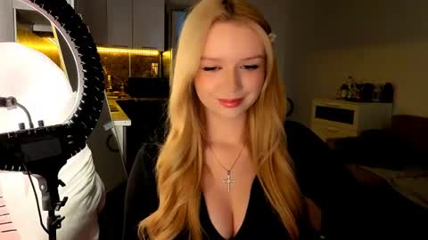Snapshot of meliss_ss chatting on 07/10/26, 05:15 Mel or Lissa 3 Welcome here online show from 07/10/26, 05:15