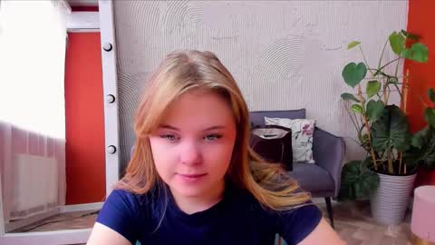 Snapshot of melissa_199 chatting on 10/21/25, 07:20 Sophia online show from 10/21/25, 07:20