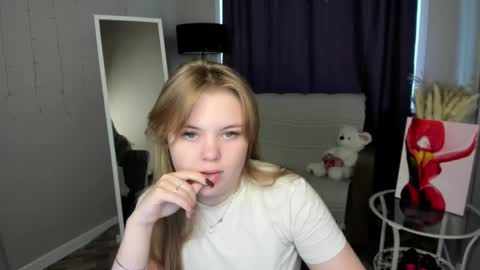 Sophia online show from 05/13/26, 06:00