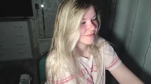 Melissa  Ray online show from 02/01/25, 05:47