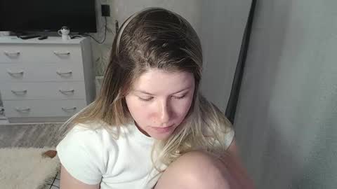 Melissa  Ray online show from 03/01/25, 04:11