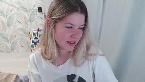 Melissa  Ray online show from 09/22/25, 03:08