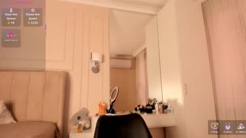 Lisaa online show from 11/19/25, 04:45