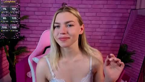 melissachristal online show from 10/15/25, 01:17