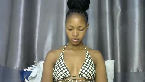 Snapshot of melissah_hot chatting on 12/02/25, 08:37 melissah_hot online show from 12/02/25, 08:37