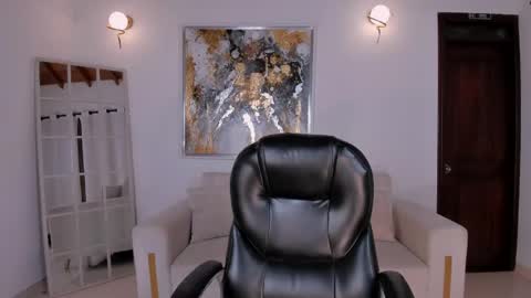 Snapshot of melissamoore_ chatting on 04/19/26, 10:14 Call me Meli online show from 04/19/26, 10:14