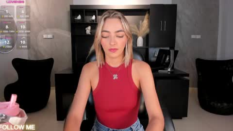 Snapshot of melissamoore_ chatting on 05/12/26, 10:01 Call me Meli online show from 05/12/26, 10:01