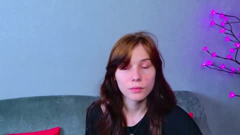 mellhyees online show from 07/04/26, 03:02