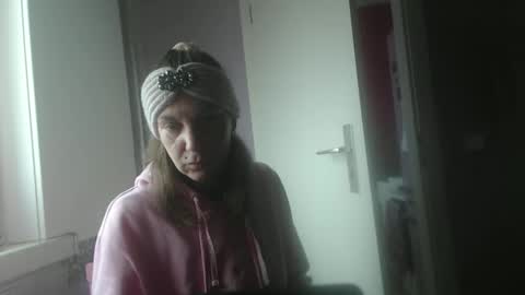 Melli online show from 11/26/25, 09:43