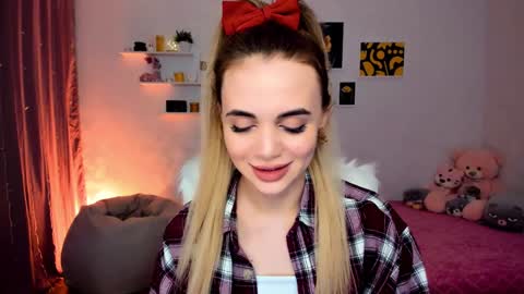 Tessa online show from 12/14/24, 12:44