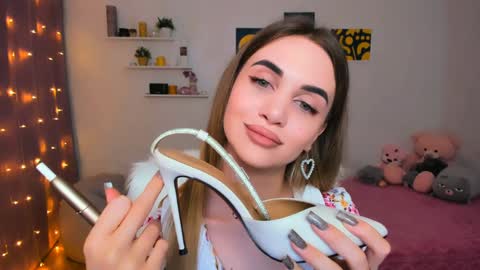 Tessa online show from 02/09/25, 01:00