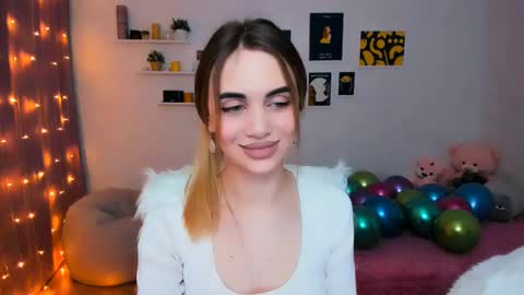 Tessa online show from 02/13/25, 01:19