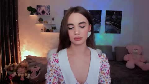 Tessa online show from 12/15/25, 10:03