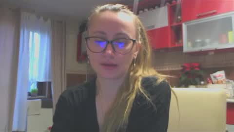 Melly online show from 12/18/24, 07:04