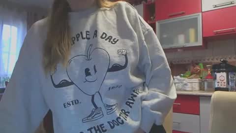 Melly online show from 03/10/25, 10:37