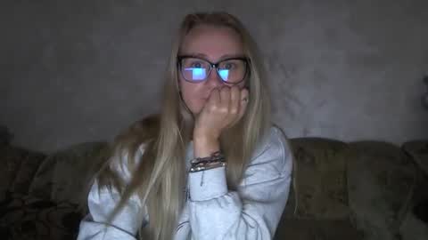 Melly online show from 10/06/25, 06:22