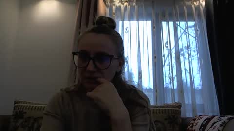 Melly online show from 11/04/25, 07:18