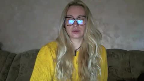 Melly online show from 12/23/25, 08:01