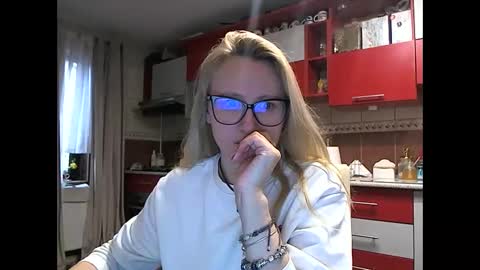 Melly online show from 04/01/26, 06:25