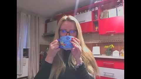 Melly online show from 04/02/26, 05:05