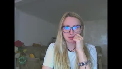 Melly online show from 04/10/26, 07:35