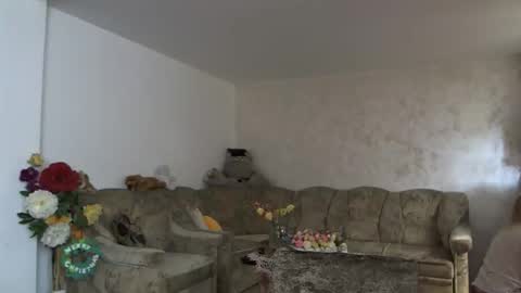 Melly online show from 04/13/26, 07:36