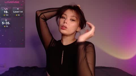 Snapshot of melmean chatting on 12/19/24, 11:07 Mel online show from 12/19/24, 11:07