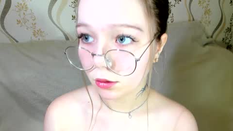 MelMooon online show from 01/05/26, 07:17