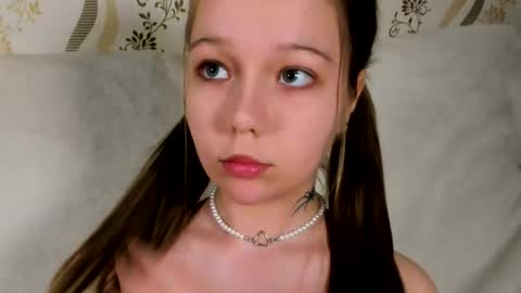 MelMooon online show from 02/14/26, 09:44