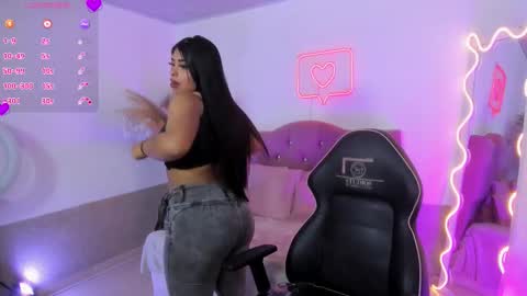 Snapshot of meloddi_tay chatting on 02/18/26, 11:39 meloddi_tay online show from 02/18/26, 11:39