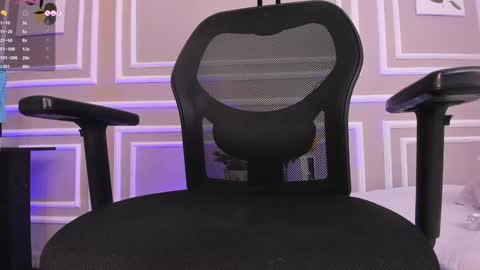 Snapshot of meloddysky chatting on 12/18/24, 06:03 Meloddy online show from 12/18/24, 06:03