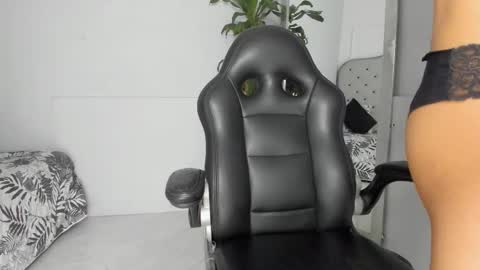 Melodi  online show from 11/23/25, 11:21