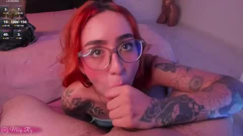 Snapshot of melodie_roy chatting on 05/16/26, 12:40 Melodie Roy 999 online show from 05/16/26, 12:40